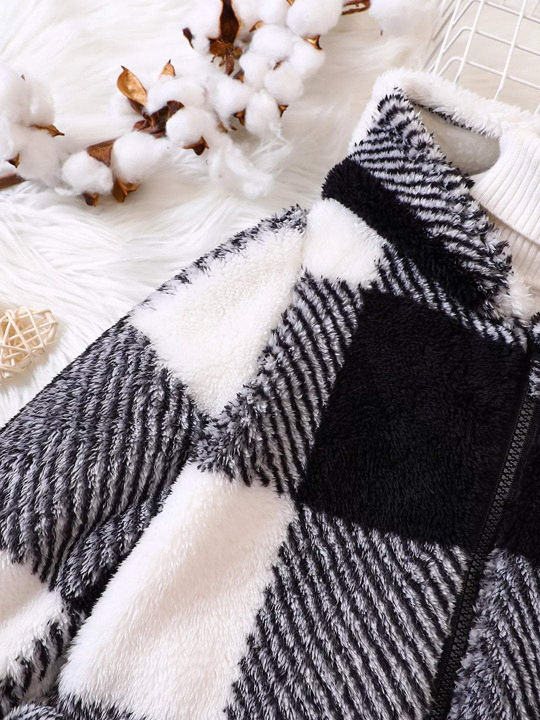 afb52e9eeec947ea9e9bf6bf3e1f32ae-Max-Origin